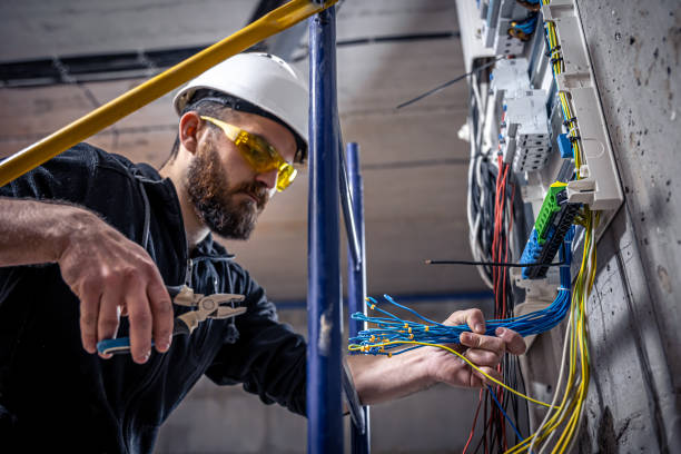 Best Affordable Emergency Electrician  in Shorewood Hills, WI
